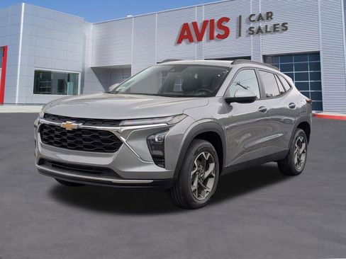 Used 2025 Chevrolet Trax LT w/ LT Convenience Package FWD image 1