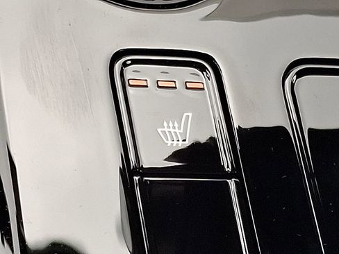 Certified 2025 Kia Niro EX image 23