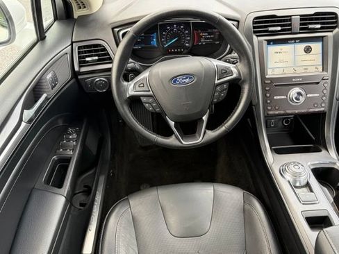 Used 2018 Ford Fusion Titanium AWD/4WD image 34