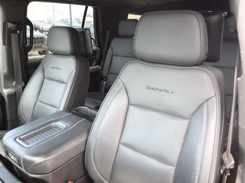 Used 2022 GMC Yukon Denali w/ Denali Ultimate Package AWD/4WD image 17