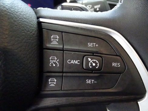 Certified 2023 Jeep Grand Cherokee Altitude image 8