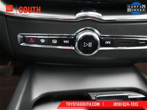 Used 2024 Volvo XC60 B5 Core image 15