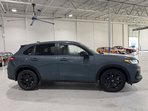 Used 2025 Honda HR-V Sport image 17