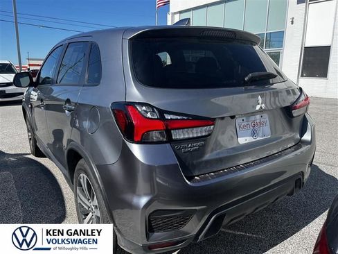 Used 2025 Mitsubishi Outlander Sport ES AWD/4WD image 2