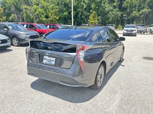 Used 2018 Toyota Prius Three Touring FWD image 6