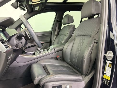 Used 2022 BMW X5 M50i w/ Dynamic Handling Package image 5