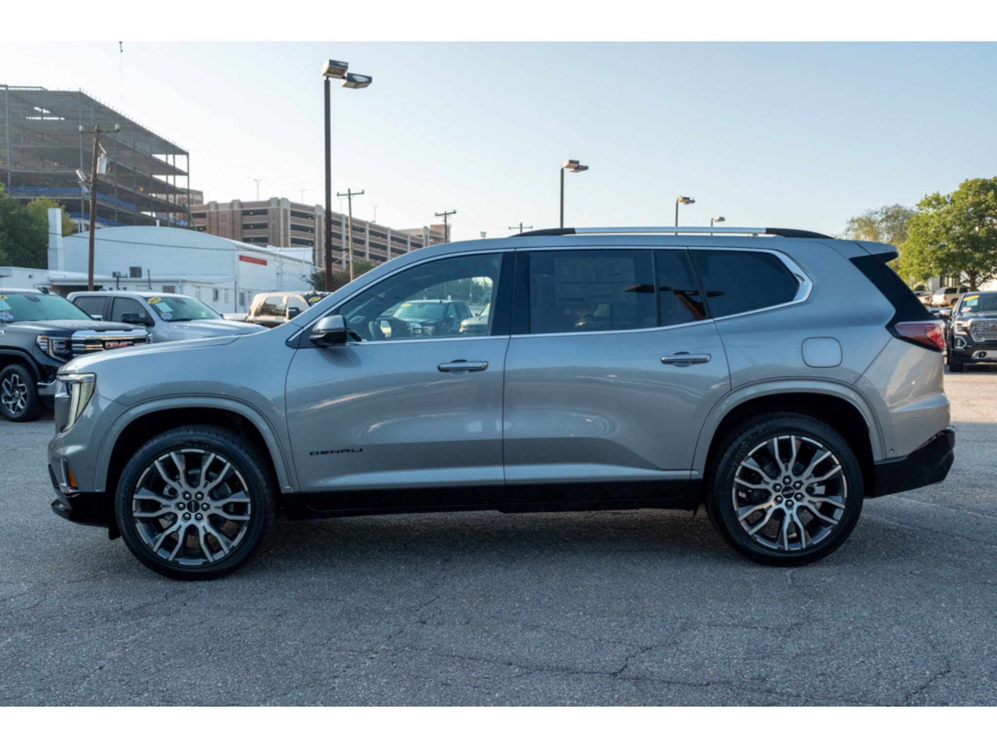 New 2027 GMC Acadia Denali Ultimate w/ LPO, Black Badging Package FWD image 5