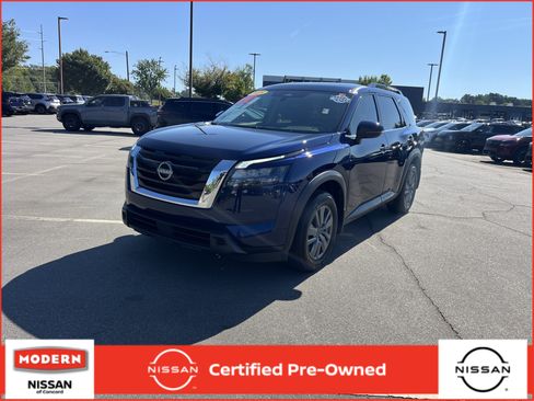 Used 2025 Nissan Pathfinder SV FWD image 1