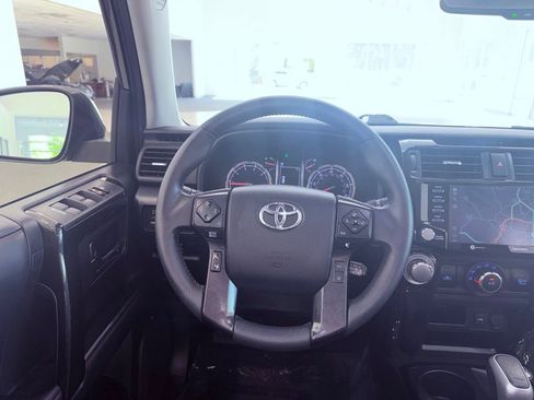 Used 2021 Toyota 4Runner TRD Off-Road Premium w/ Moonroof Package AWD/4WD image 18