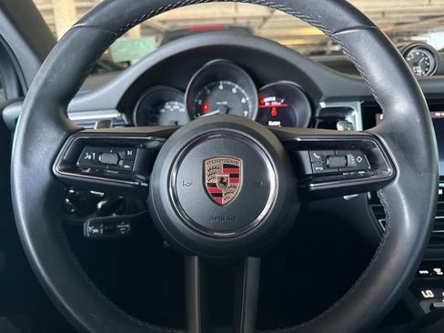 Used 2024 Porsche Macan image 24