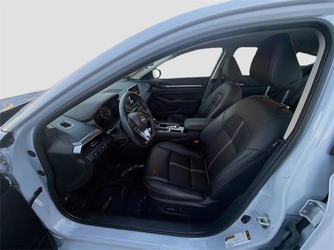 Used 2024 Nissan Altima 2.5 SR image 18