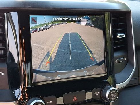 Used 2022 RAM 1500 Big Horn AWD/4WD image 18