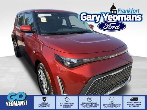 Used 2025 Kia Soul LX FWD image 1