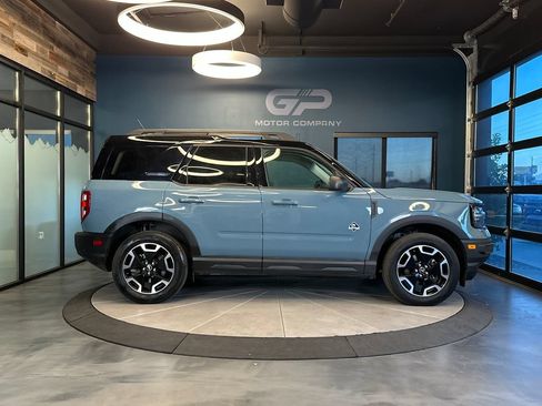 Used 2023 Ford Bronco Sport Outer Banks w/ Tech Package AWD/4WD image 2