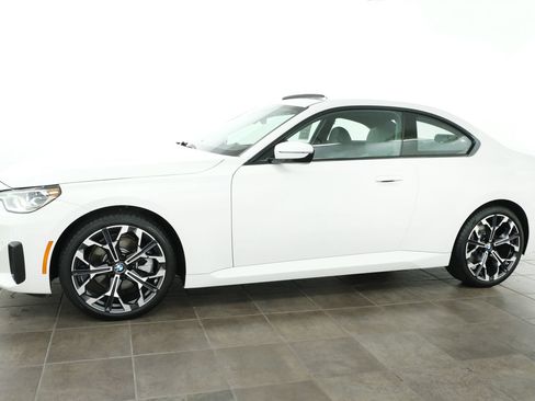 Used 2025 BMW 230i xDrive Coupe w/ Premium Package AWD/4WD image 2