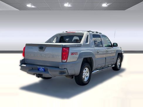 Used 2002 Chevrolet Avalanche 4x4 w/ Off-Road Suspension Pkg image 9