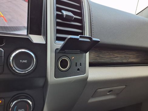 Used 2019 Ford F150 Lariat image 33