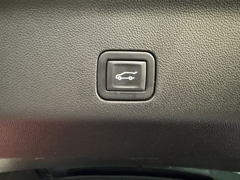 Used 2023 Chevrolet Tahoe Z71 w/ Luxury Package image 15