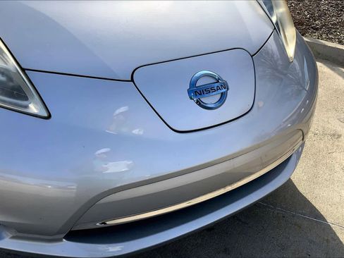 Used 2012 Nissan Leaf SL image 29