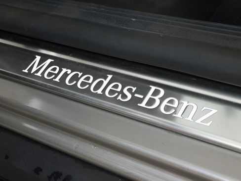 Used 2024 Mercedes-Benz GLC 300 4MATIC image 44