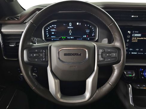 Used 2022 GMC Sierra 1500 Denali w/ Technology Package AWD/4WD image 19
