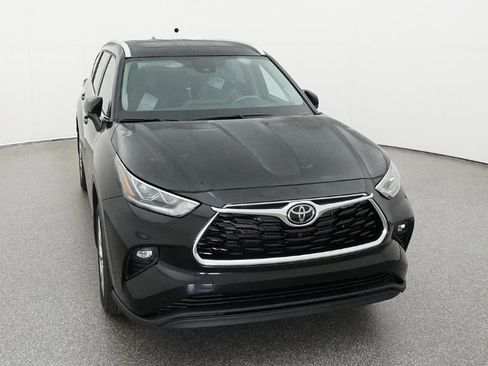New 2026 Toyota Highlander Limited AWD/4WD image 14