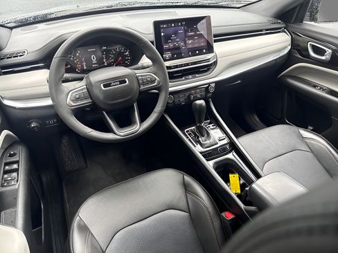 Certified 2023 Jeep Compass Limited AWD/4WD image 12