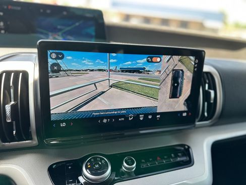 New 2025 Ford Expedition Active image 7