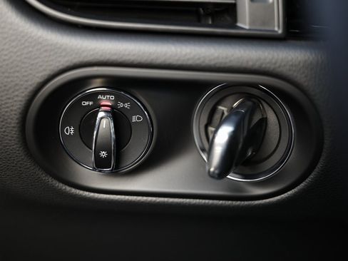 New 2026 Porsche Macan image 15