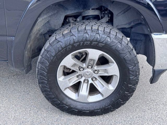 Used 2019 RAM 1500 Laramie AWD/4WD image 12