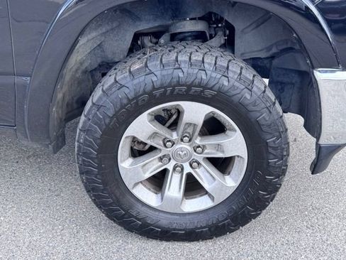 Used 2019 RAM 1500 Laramie AWD/4WD image 12
