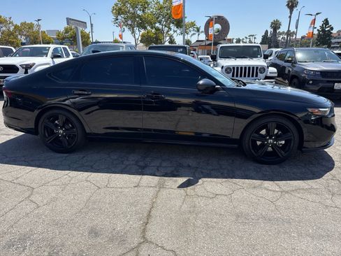 Used 2025 Honda Accord Sport image 11