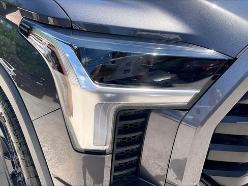 Used 2022 Toyota Tundra SR5 AWD/4WD image 26