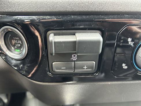 Used 2024 Chevrolet Silverado 1500 RST AWD/4WD image 32