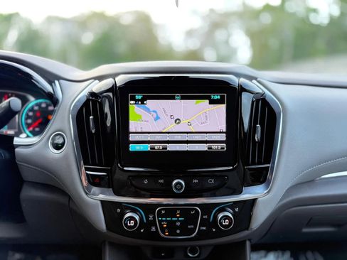Used 2018 Chevrolet Traverse Premier AWD/4WD image 21