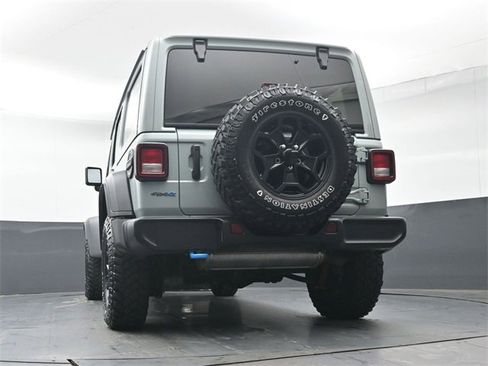 Used 2023 Jeep Wrangler Unlimited w/ Sun & Screen Package image 30