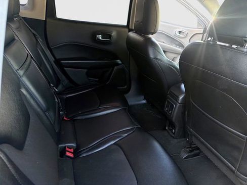 Used 2018 Jeep Compass Latitude w/ Popular Equipment Group FWD image 33