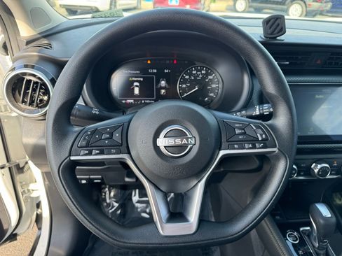 Used 2024 Nissan Kicks SV image 22