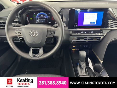 Used 2026 Toyota Camry LE w/ Convenience Package FWD image 8