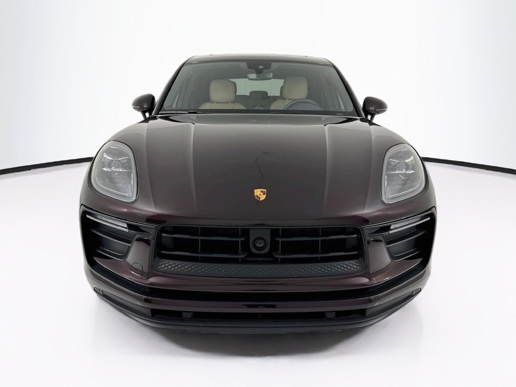 Certified 2025 Porsche Macan AWD/4WD image 6