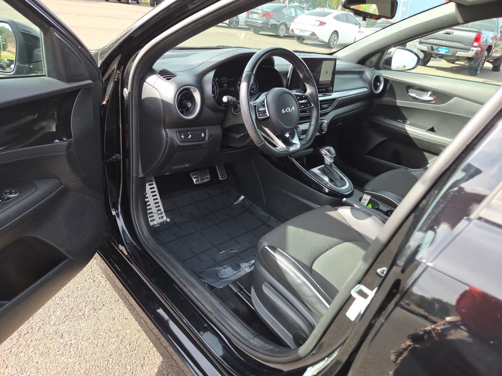 Used 2023 Kia Forte GT-Line FWD image 10