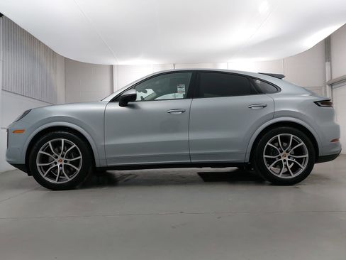 New 2026 Porsche Cayenne Coupe image 2