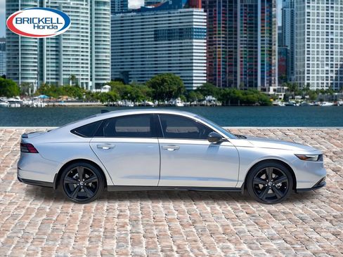 Used 2025 Honda Accord Sport image 4