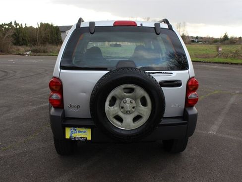 Used 2004 Jeep Liberty Sport w/ PWR Convenience Group AWD/4WD image 8