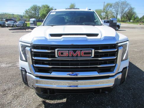 New 2026 GMC Sierra 2500 SLT w/ SLT Convenience Package image 11