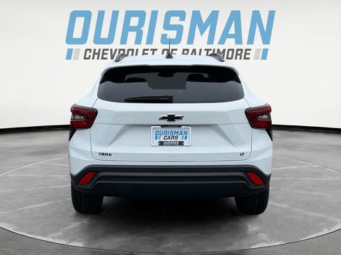 New 2026 Chevrolet Trax LT w/ Sunroof Package FWD image 5