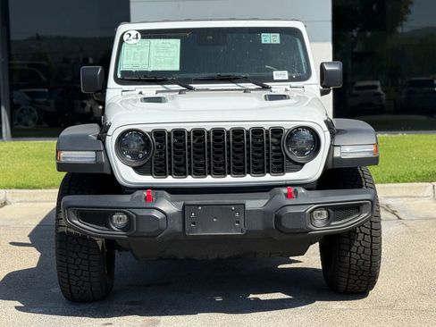 Used 2024 Jeep Wrangler Unlimited Rubicon image 5
