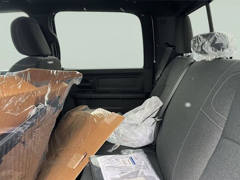 Used 2024 RAM 2500 Tradesman w/ Chrome Appearance Group image 20