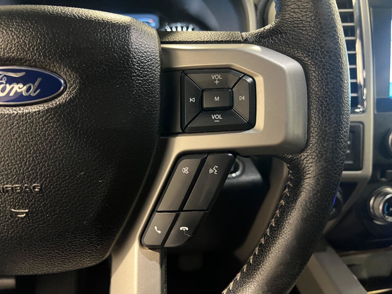 Used 2016 Ford F150 Lariat w/ Equipment Group 502A Luxury AWD/4WD image 14