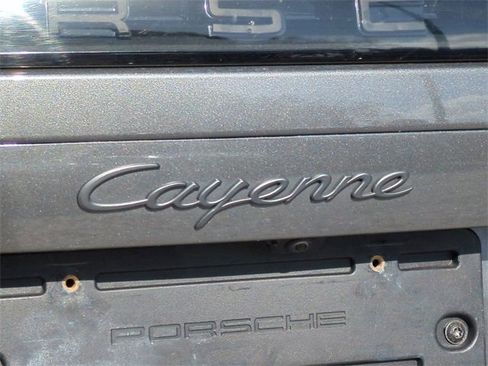 Used 2020 Porsche Cayenne image 13